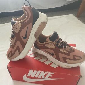 Nike Air Max 200